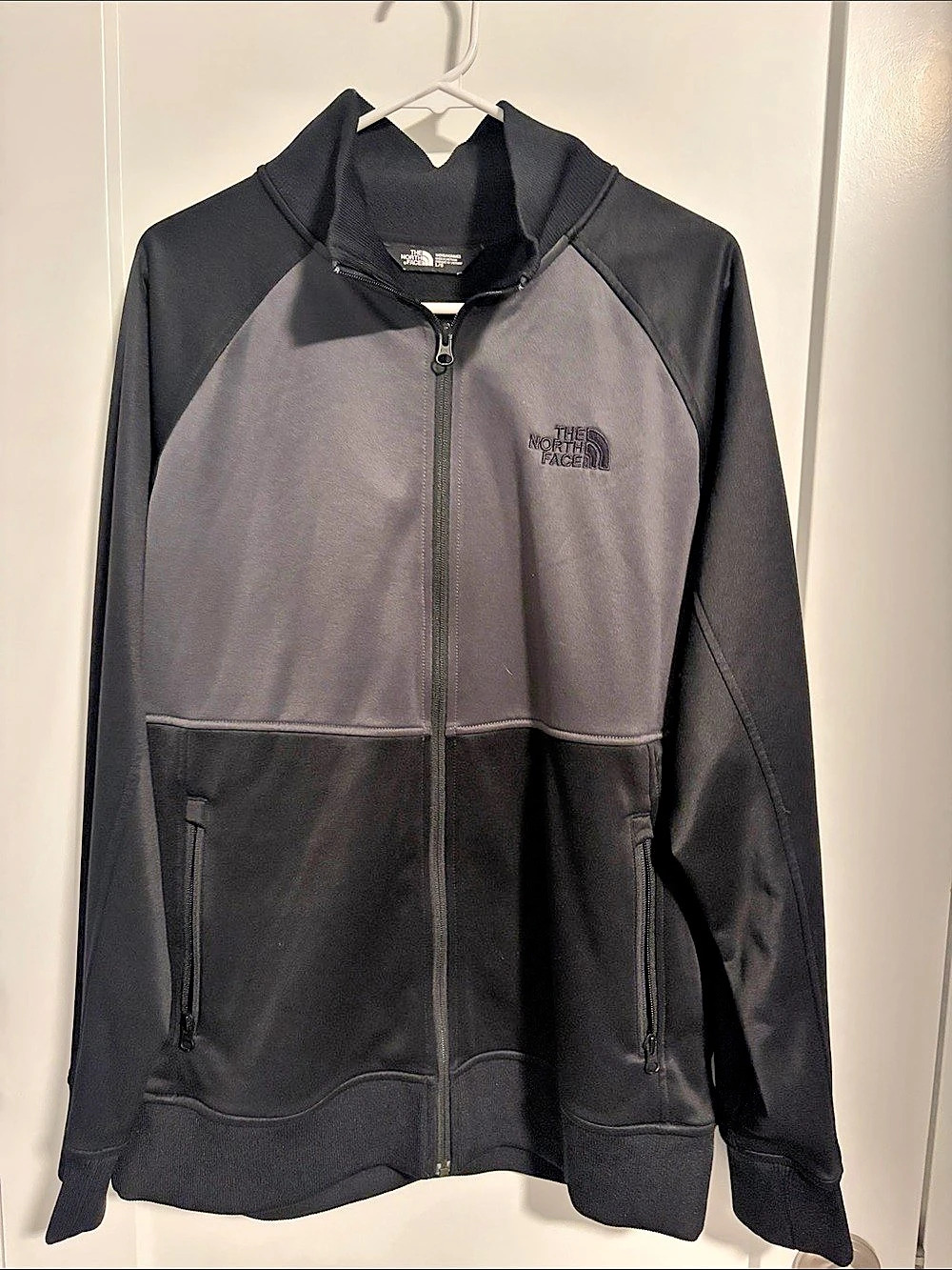 The North Face Glacier Full-Zip Fleece Lined Track Jacket Black & Gray Large